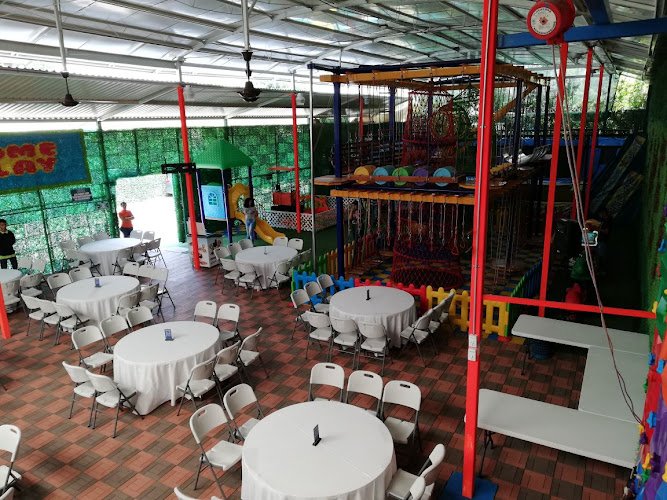 Salón Come Play - Extreme - Kids - Jardín, salón de eventos en GAM