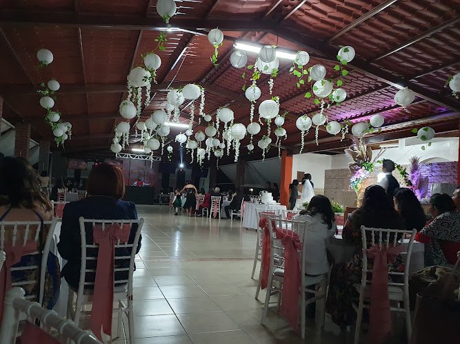 Acceso A Salón Quinta Gloria Emilia, salón de fiestas infantiles en Salamanca